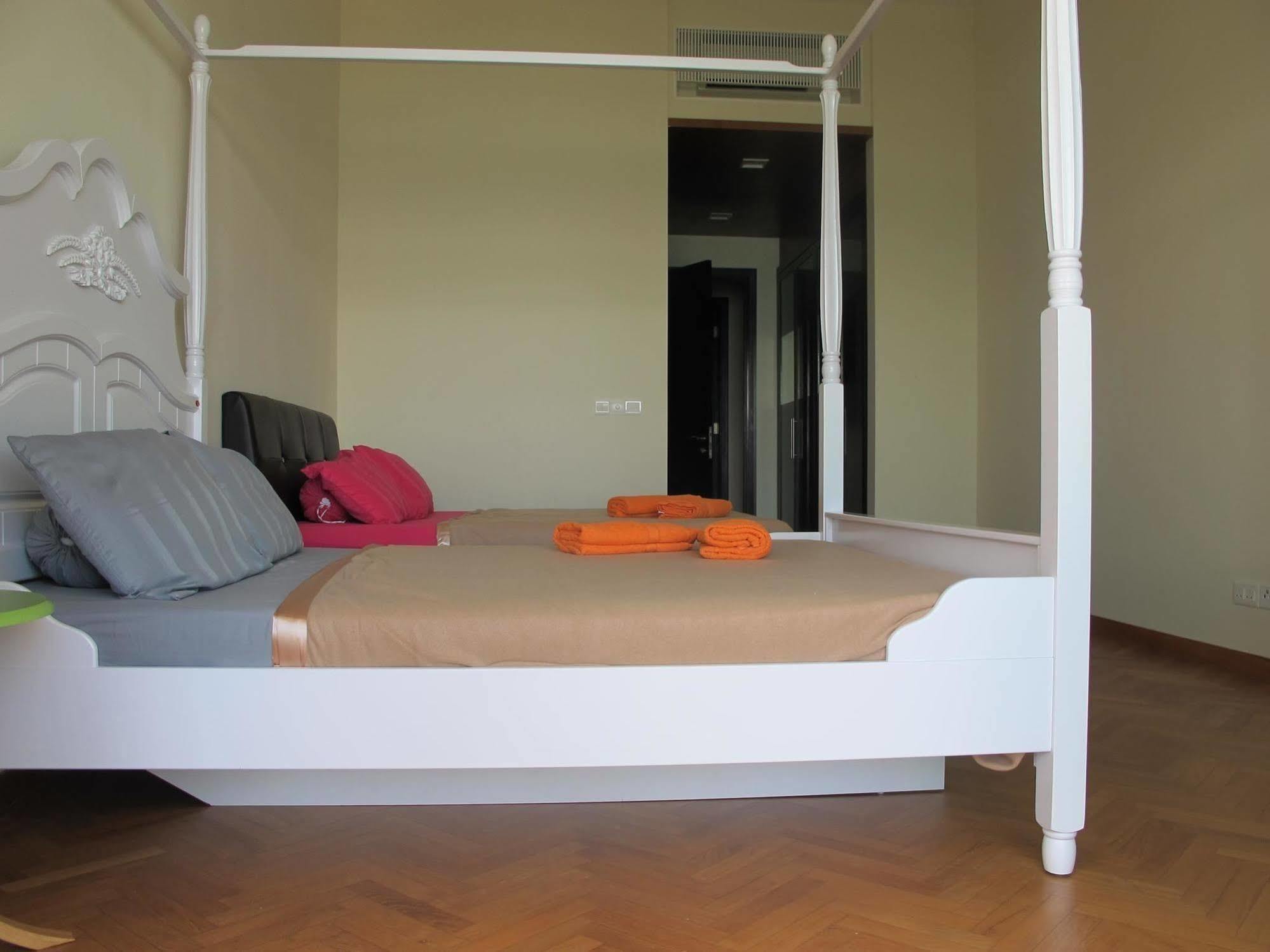 Luxury Suites @ Straits Quay Tanjung Bungah  Εξωτερικό φωτογραφία