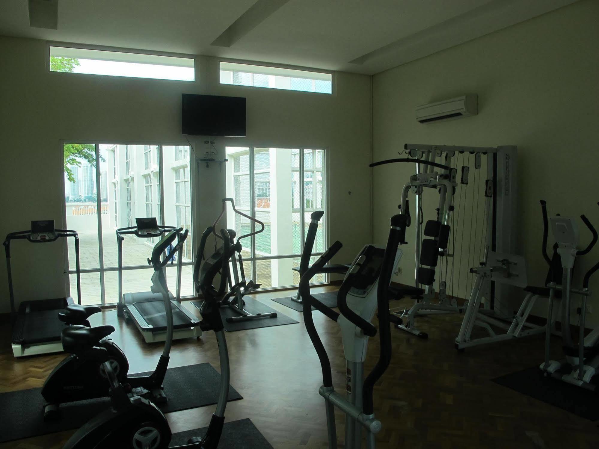 Luxury Suites @ Straits Quay Tanjung Bungah  Εξωτερικό φωτογραφία