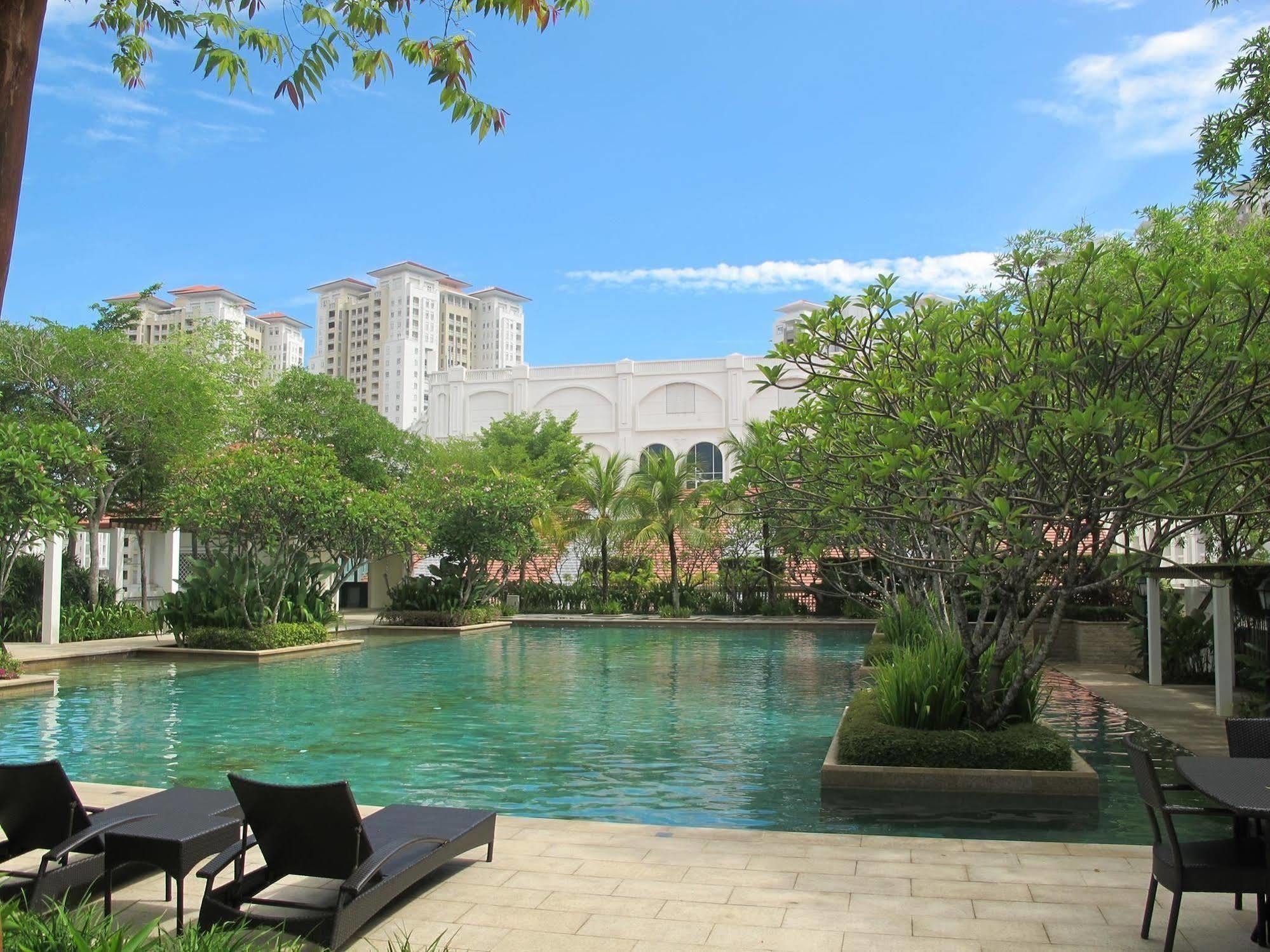 Luxury Suites @ Straits Quay Tanjung Bungah  Εξωτερικό φωτογραφία